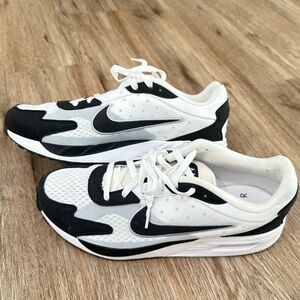 Nike Air Max Solo (Black/White)